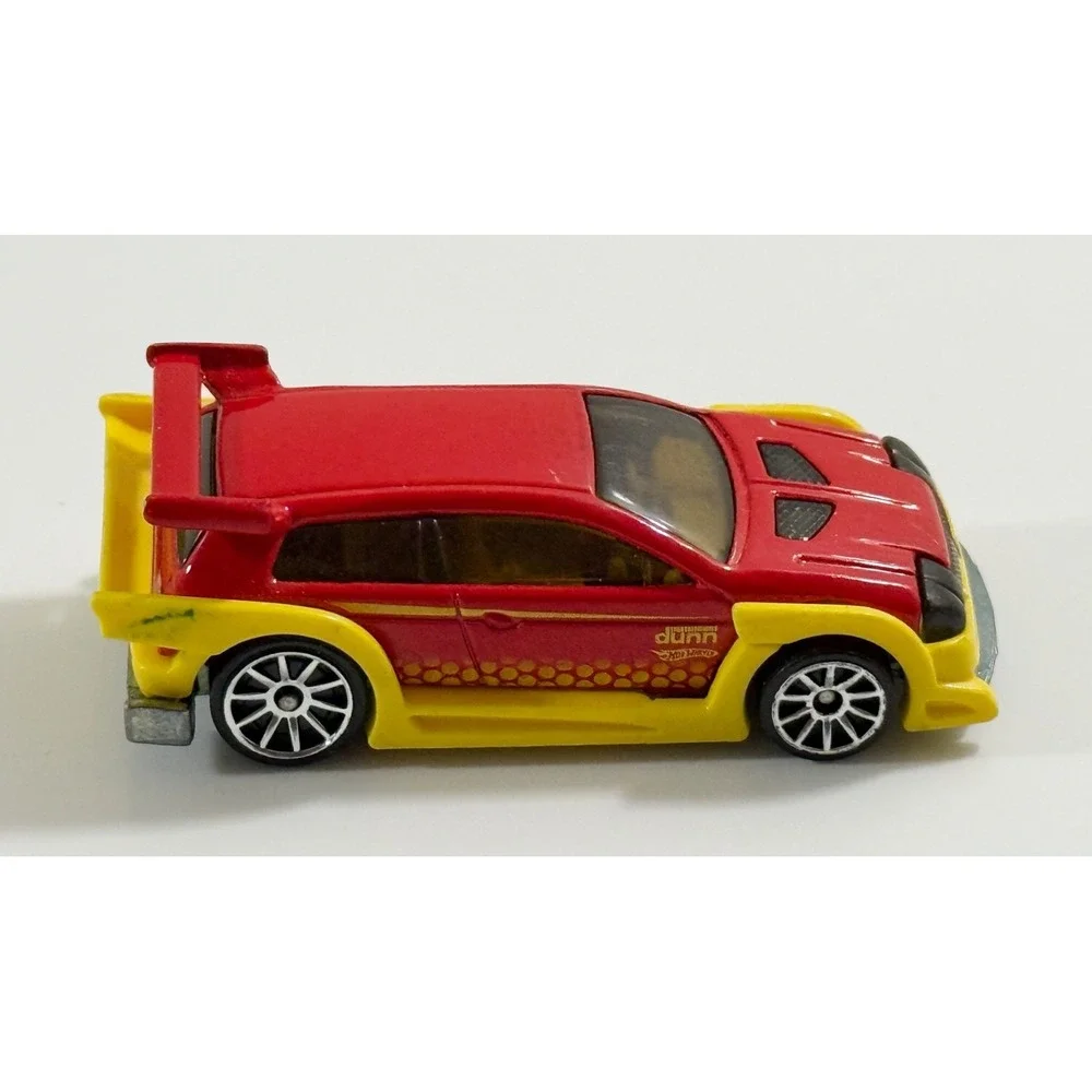 HOT WHEELS FLIGHT 03 RED & YELLOW 1:64 DIECAST 2 3/4